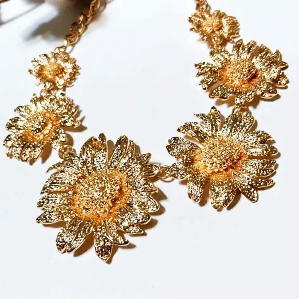 flower statement  necklace N61